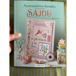 Livre "Accessoires brodés -...