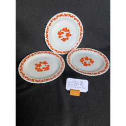 Vendu lot 3 assiettes...